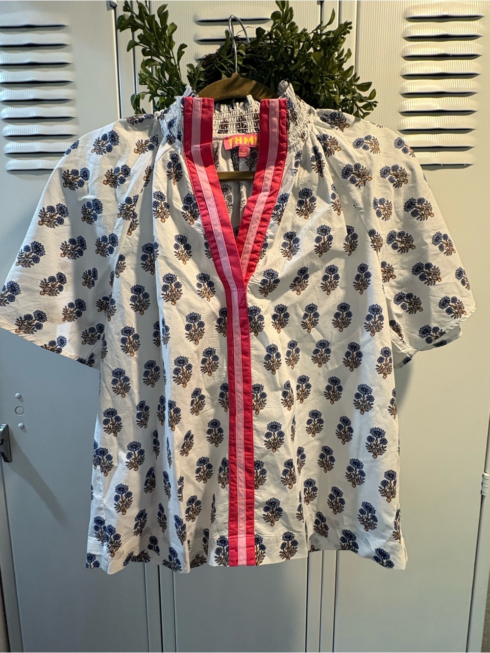 THML Fiona Floral Top Sz M crisp white cotton blouse puff sleeve like new